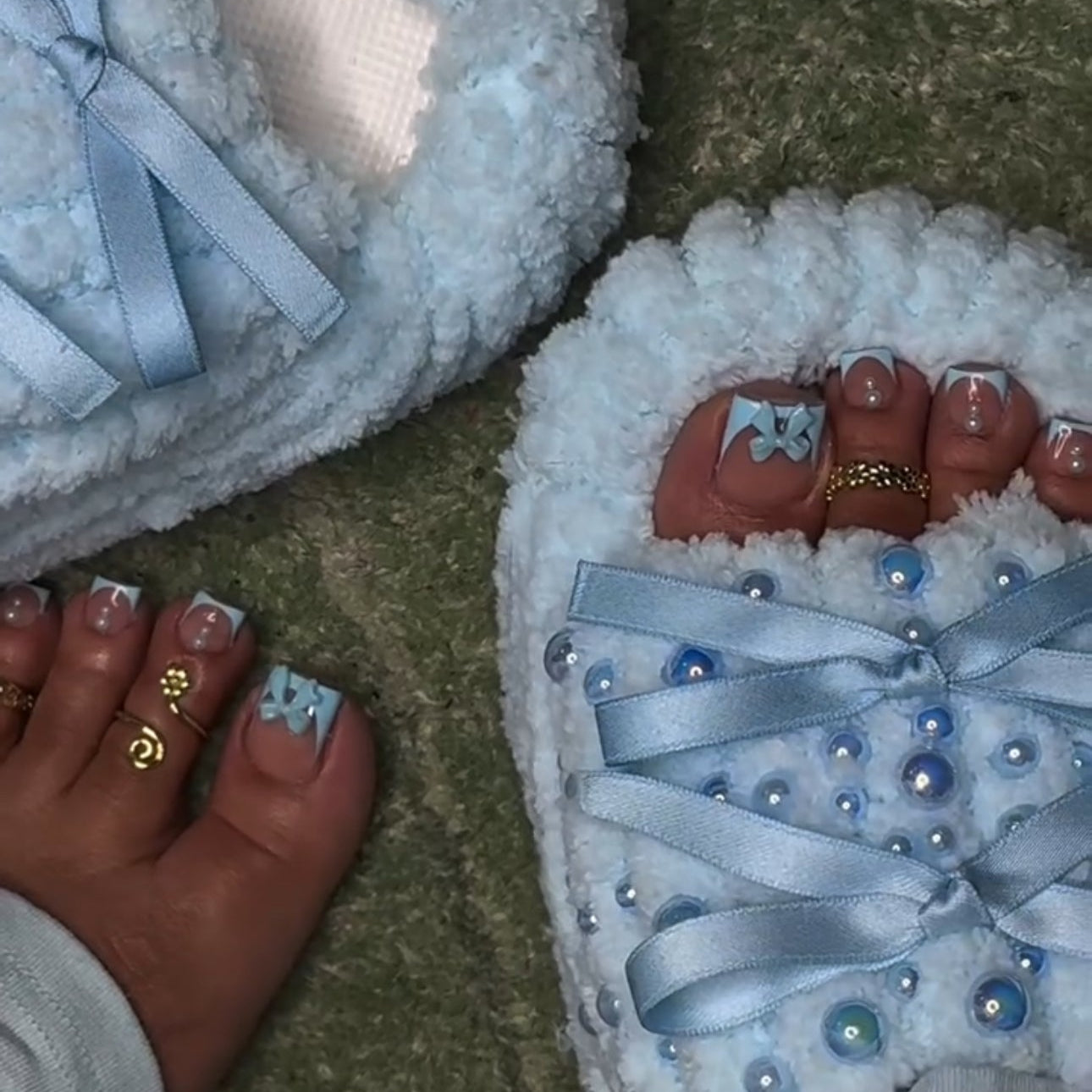 “Bow” Cozy Slides