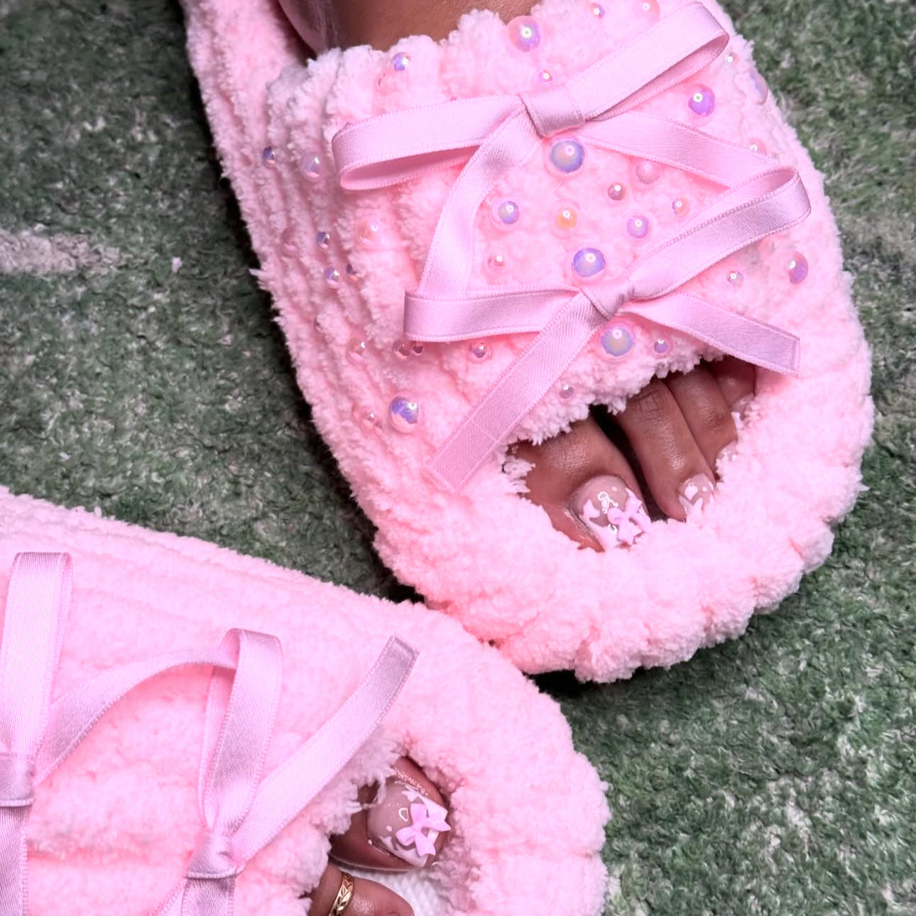 “Bow” Cozy Slides